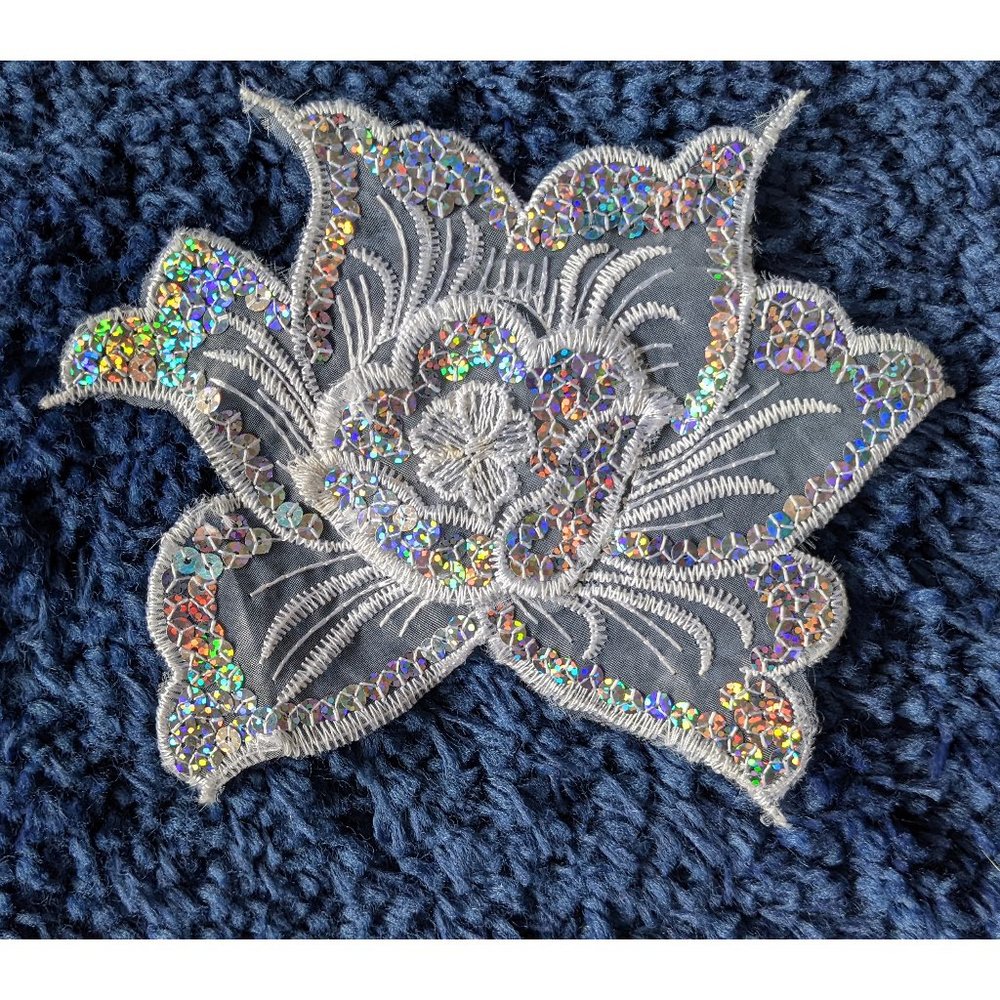 💜✨NWOT White Sequin Sheer Flower Patch